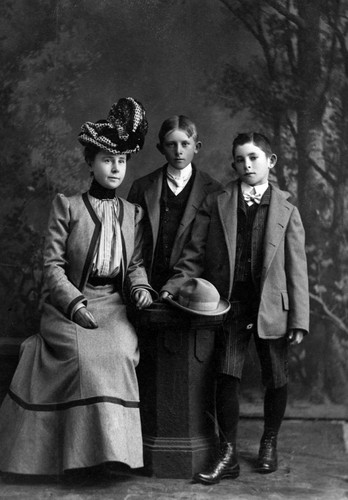 Grace Snow Frees with her nephews, Horace and Clarence Stevens, Tustin