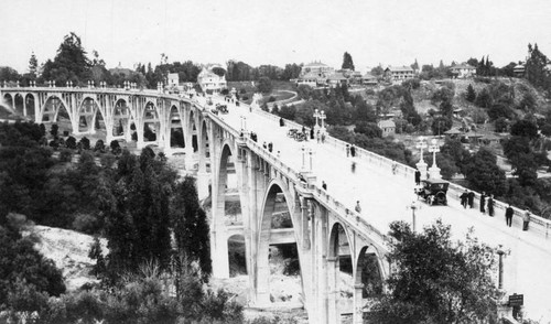 Colorado Street Bridge in earlier days
