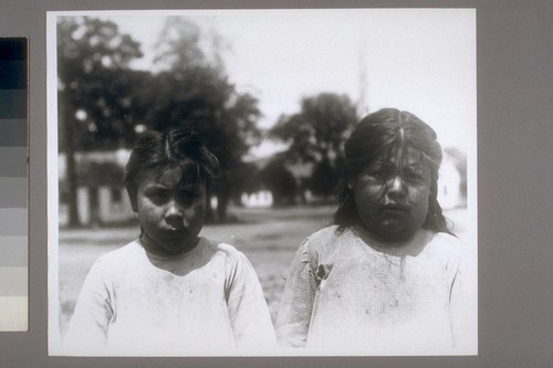 2 school girls, Ethel Campbell (37) and Nancy Lack (39)