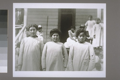 3 school girls: Helen Young (51), Lily McKeever (85), Lillian Jackson