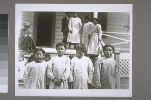 4 school girls: Effie Davis (24), Inez Socktich (21), Sara Adams (19), Lulu Todi (22)