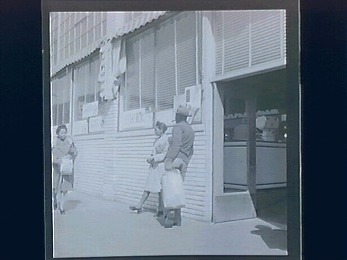 Metropolitan Oakland (10th St Market) during War Times