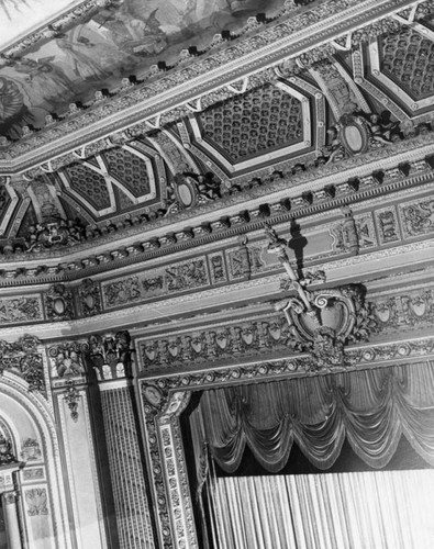 Interior ceiling of Warner Downtown Theatre