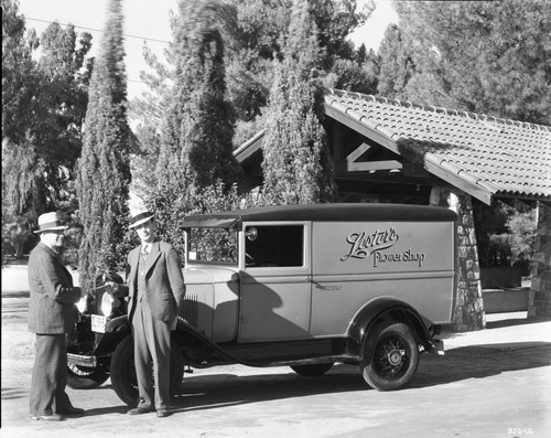 Lester's Flower Shop delivery truck