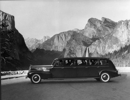 Limosine at Look out to Yosemite Valley