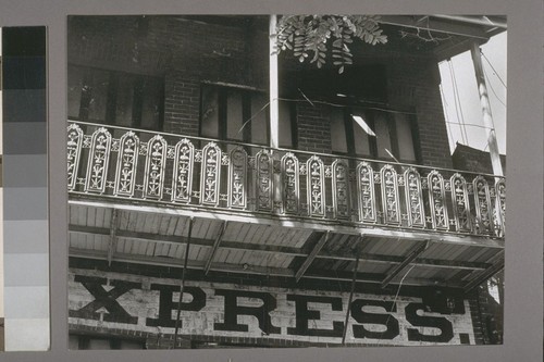 Balcony of Wells Fargo Bldg. Columbia. 1940