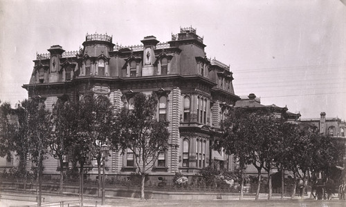 Mr. Thompson's residence. N.W. corner Pine St. & Van Ness Ave