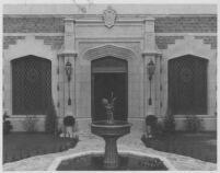 Haddon Hall Apartments, Los Angeles, courtyard with fountain