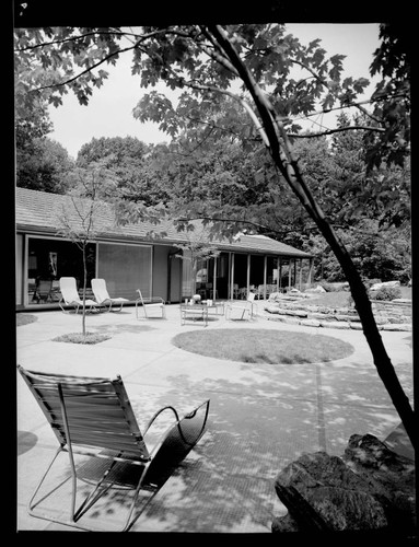 Pace Setter House of 1953 [Hoefer residence]: "Joe's Book". Exterior patio