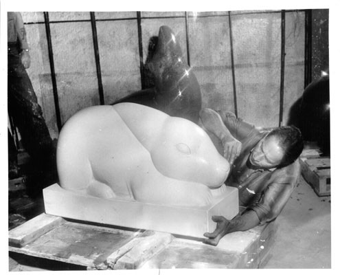 [Beniamino Bufano at work on statue of 'White Rabbit']