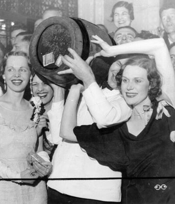 [Mary Richardson and others celebrating at the Mark Hopkins Hotel]