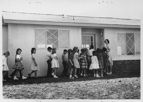 Santa Rosa Valley school class At Park Oaks temporary school