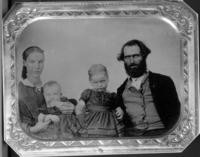 Sarah Locke Family portrait