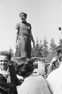 Jack Weinberg speaking from top of police car