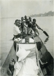 Departure of a pirogue, in Cameroon
