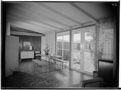 [Rancho Rinconada model houses: Frankl model]. Dining room