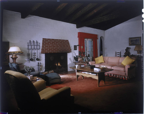 [Unidentified living rooms]