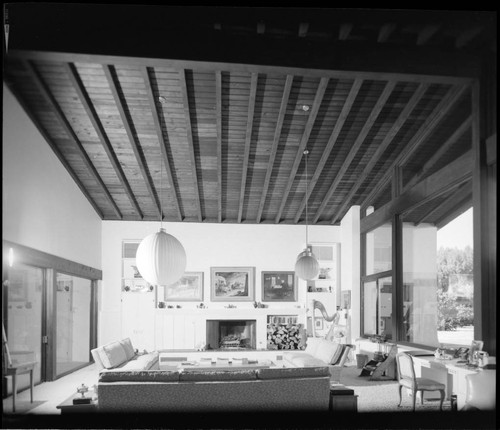 Marx, Harpo, residence [El Rancho Harpo]. Living room — Calisphere
