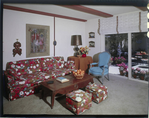 [Unidentified living rooms]