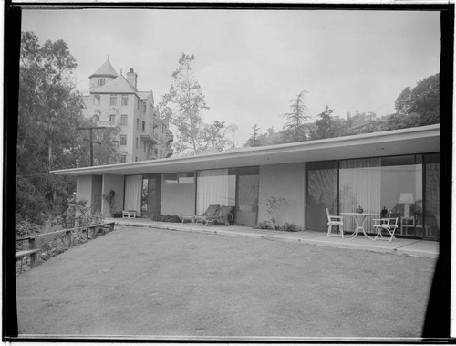 Chateau Marmont. Bungalow exterior