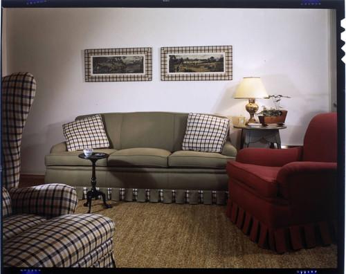 [Unidentified living rooms]