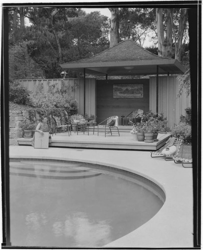 Bradley residence. Swimming pool and Outdoor living space