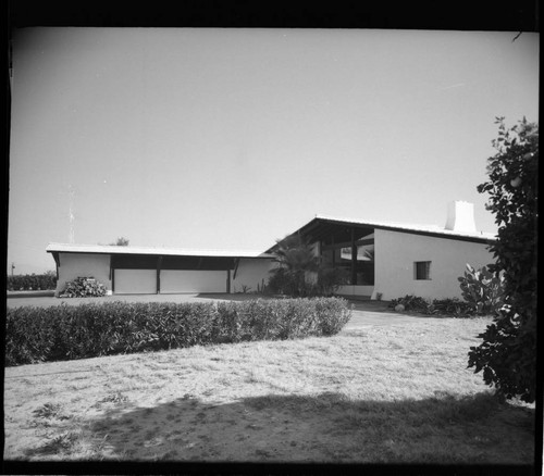 Marx, Harpo, residence [El Rancho Harpo]. Exterior — Calisphere