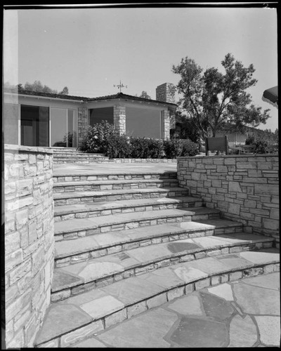 Von Dehn, Hyatt Robert [and Ginny Simms], residence. Exterior detail