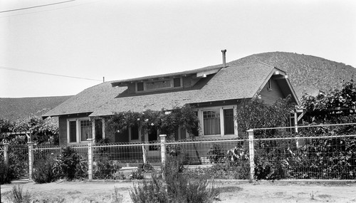 House #67-6 in Ensenada, medium size, excellent condition, new, clapboard