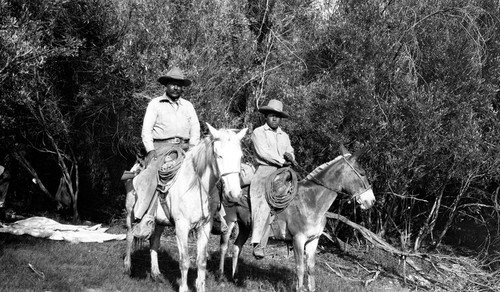 Salvador Romero, left, and Fernando Gonzales between San Isidoro and Valle Trinidad