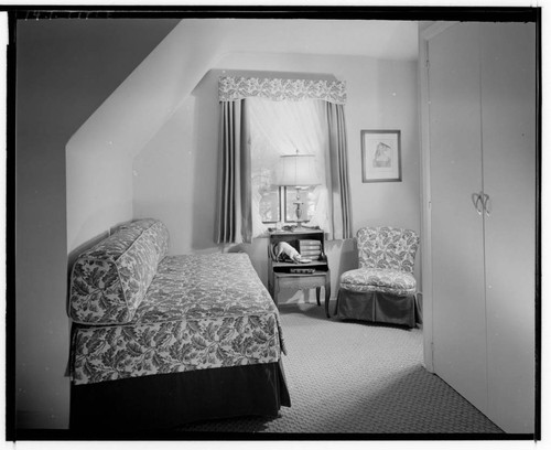 Ahrens, Dr. Carlyle, residence. Interior and Furniture