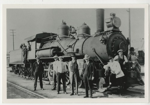 SD&A yard crew with locomotive 10