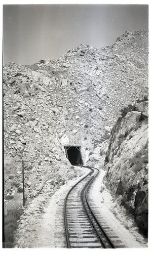 Railway tunnel in Carrizo Gorge