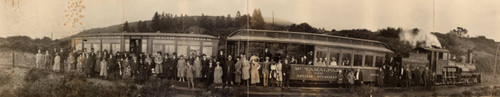 Panorama of passengers and train on the Mount Tamalpais and Muir Woods Railway at double bow knot