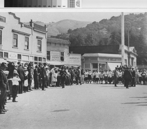 Crowd in Lytton Square watching women runners at start of the Women's Hike (Dipsea Race)