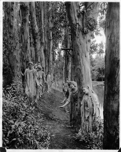 Photograph of May celebration at Mills College