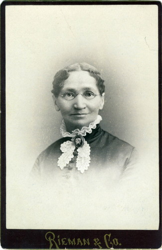 Cabinet card portrait of Susan Mills