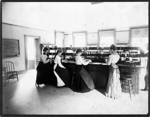 Photograph of biology class at Mills College