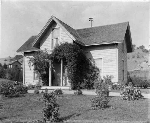 Photograph by Taber of Spring Cottage at Mills College