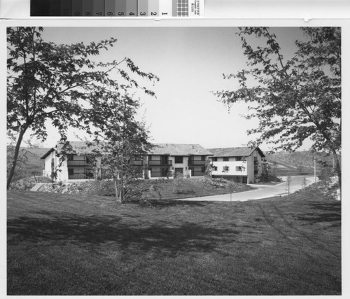 [Casa Loma Apartments photograph]