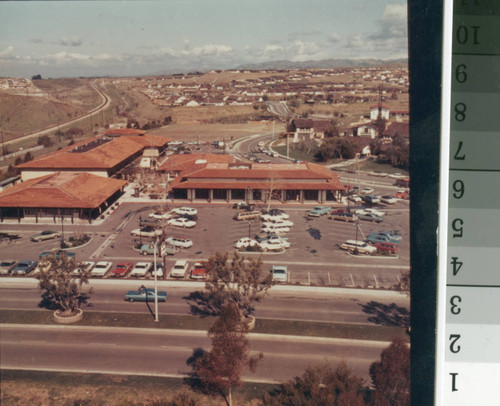 [La Paz Plaza shopping center aerial photograph]