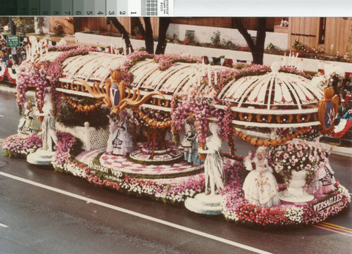 ["Versailles" 1982 Rose Parade float from Mission Viejo photograph]