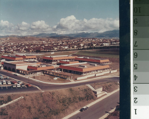 [La Paz Intermediate School photograph]