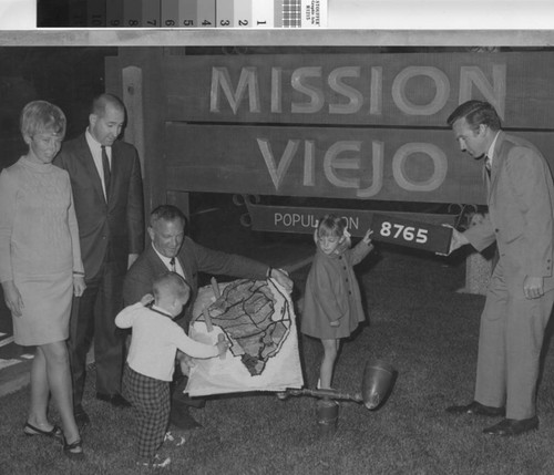 [Mission Viejo population 8765 sign, circa 1969 photograph]