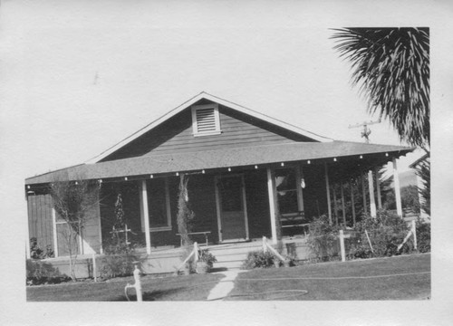 Photograph of Metz Home Deposit Station Library