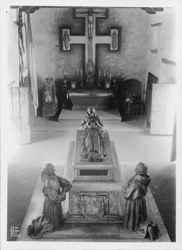 Photograph of San Carlos Borromeo de Carmelo Mission Serra Chapel