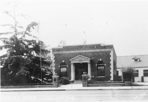 Photograph of Bruggemeyer Memorial Library