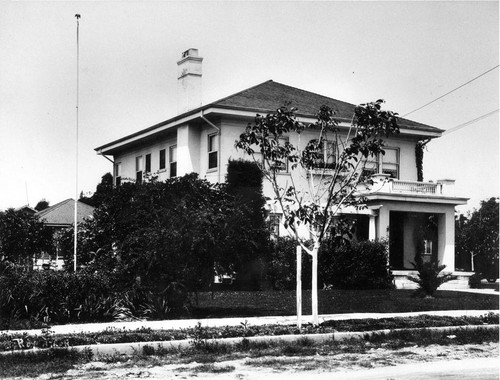 Photograph of 2303 Sol Garfield Ave, Los Angeles Times Photo