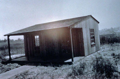 Photograph of small real estate office on Atlantic Ave