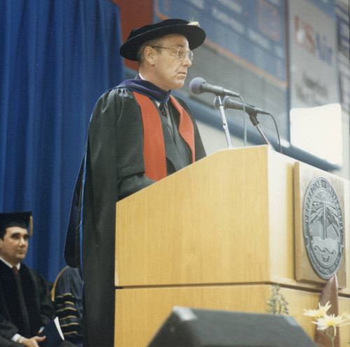 Thomas Everhart addressing the graduates